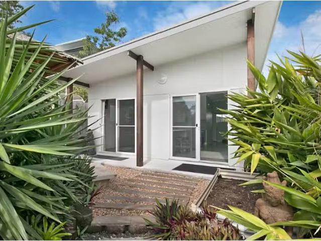 Rental! 2 BR 42a Macadamia Drive, POTTSVILLE Apartment for ren.