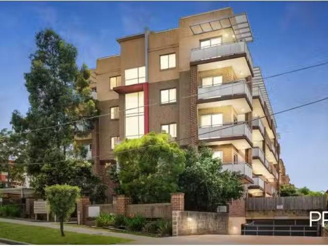Cheap 2 BR 4/3 5 Bruce St, Blacktown House for rent Listed by.