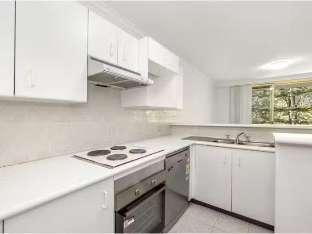 Cheap 2 BR 45/106 Crimea Road, Marsfield Apartment for rent L.
