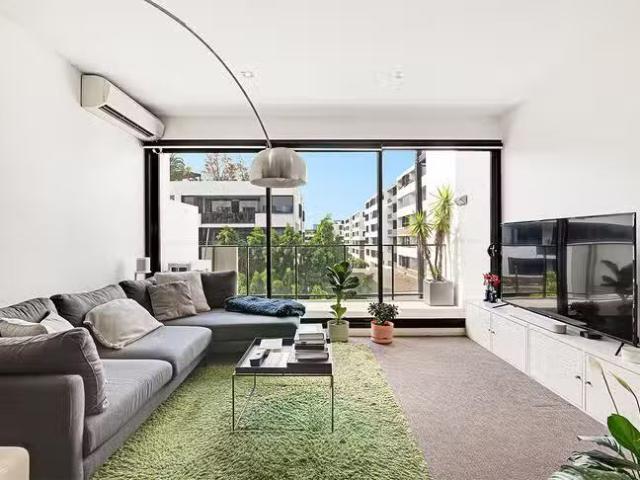 Nice 2 BR 45/2 Crewe Place, Rosebery, NSW 2018