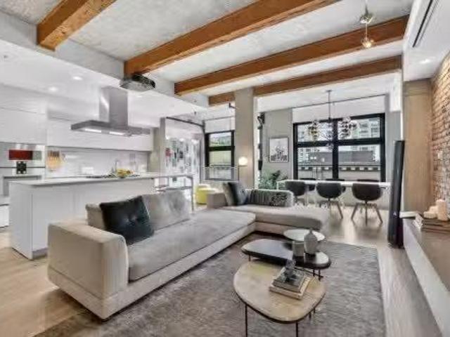 Charming 2 BR 504 1180 Homer Street, Vancouver, BC, V6B 2X6.