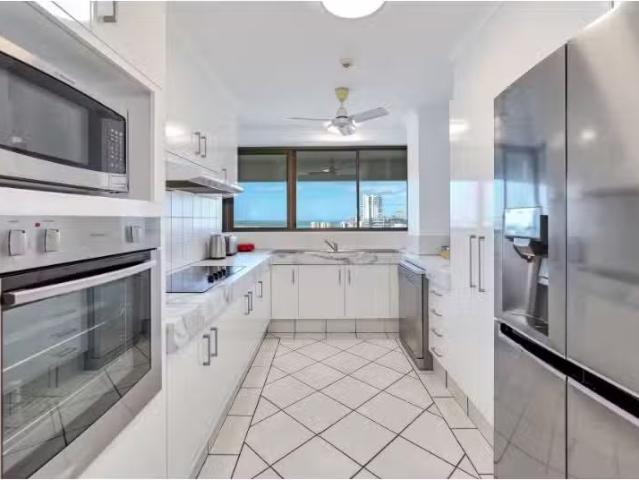Deal! 2 BR 51/93 Smith Street, DARWIN CITY Apartment for rent.