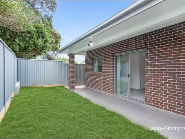 Rental! 2 BR 51C Cecil Street, Guildford Townhouse for rent L.
