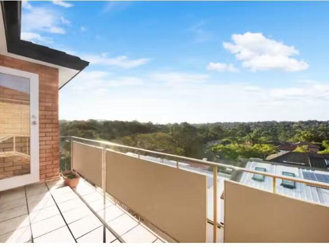 Unique 2 BR 5/38 40 Abbott Street, Cammeray Apartment for rent.