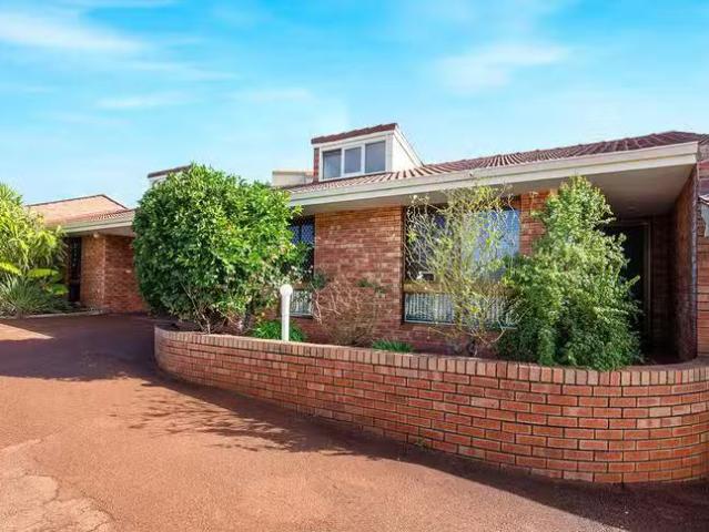 Nice 2 BR 5/300 Preston Point Road, Attadale, WA 6156