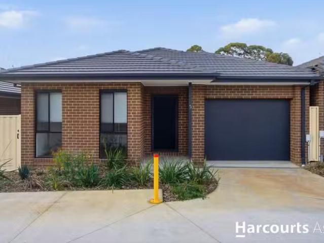 Just in! 2 BR 5/3 Lima Place, Pakenham, VIC 3810 Unit for Rent