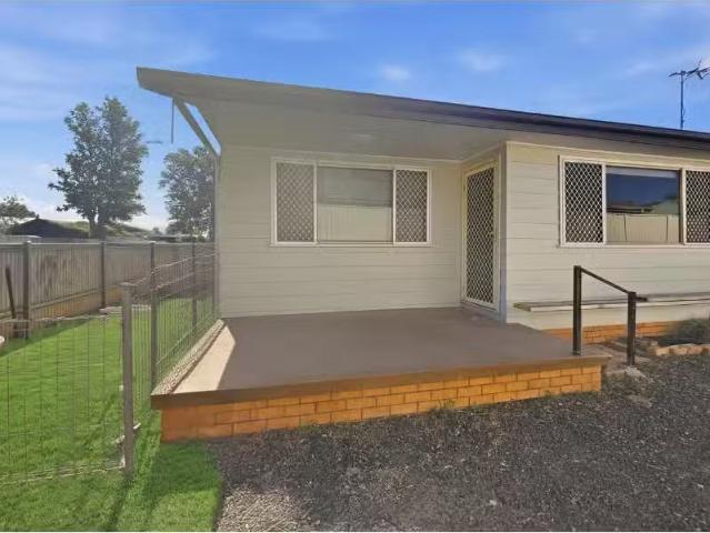 Charming 2 BR 5/45 Nandewar Street, Narrabri Apartment for ren.