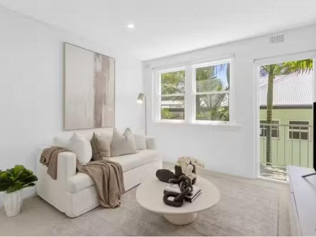 Cheap 2 BR 5/50 Lagoon Street, Narrabeen Apartment for rent L.