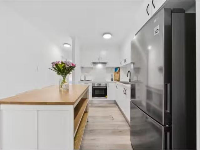 Deal! 2 BR 56/7 Griffiths Street, Blacktown Apartment for rent.