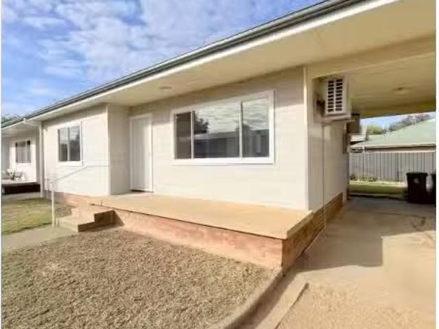 For Rent! 2 BR 5/74 76 Tilga Street, CANOWINDRA House for rent.