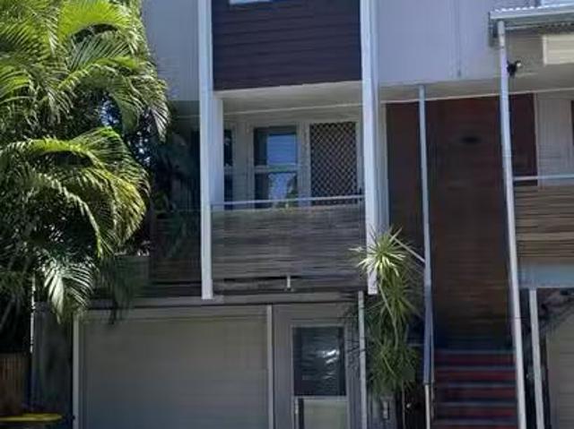 Unique 2 BR 601/60 Jackson Street, Hamilton, QLD 4007
