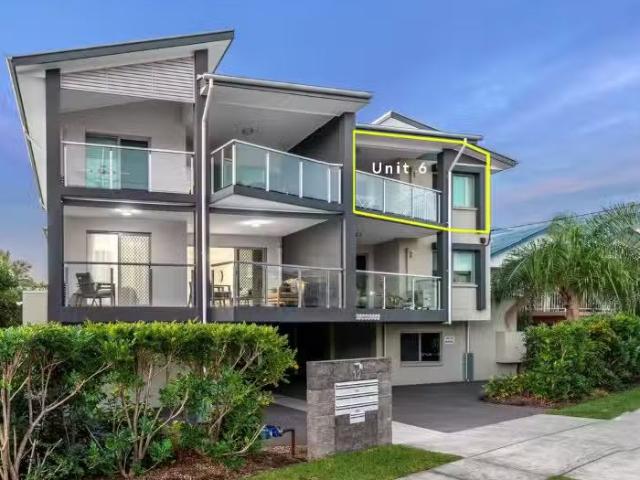Cozy 2 BR 6/12 Flavelle Street, CARINA Apartment for rent Lis.