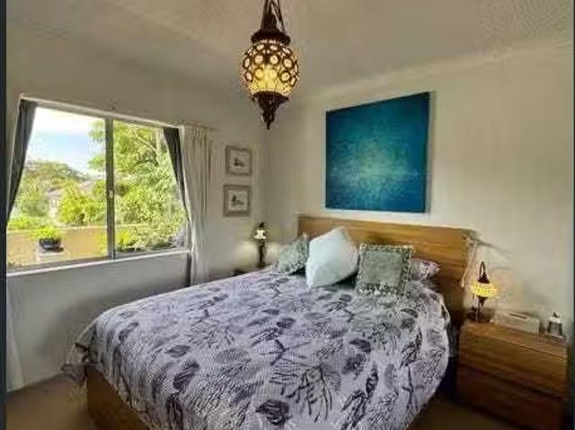 Cheap 2 BR 6/25 Oliver Street, Freshwater Apartment for rent.