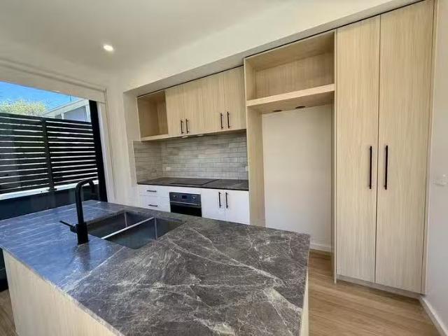 Charming 2 BR 6/210 Alma Road, St Kilda East, VIC 3183
