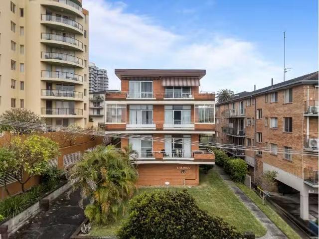 Cozy 2 BR 6/23 Ocean Parade, The Entrance Apartment for rent.