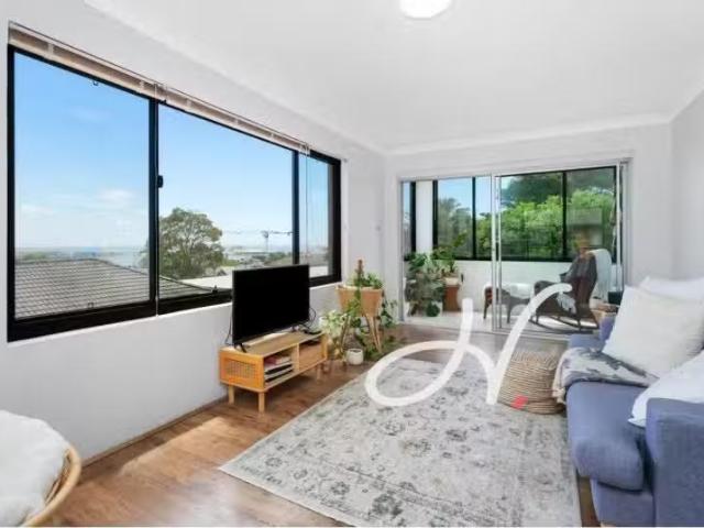 New 2 BR 6/39 Church Street, The Hill Apartment for rent List.