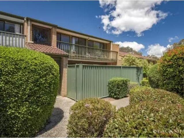 Nice 2 BR 67/25 Pinkerton Circuit, Kambah Townhouse for rent.