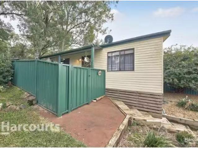Just in! 2 BR 6a Peat Close, Eagle Vale House for rent Listed.