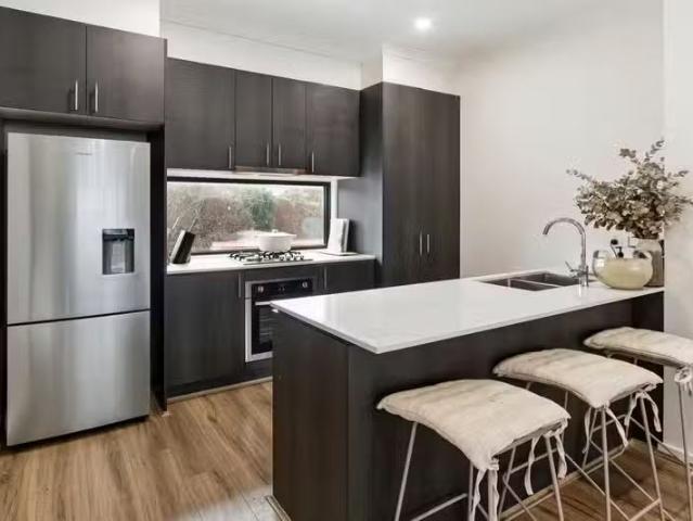 For Rent! 2 BR 7/35 Sheridan Avenue, FRANKSTON, VIC 3199 Hou.