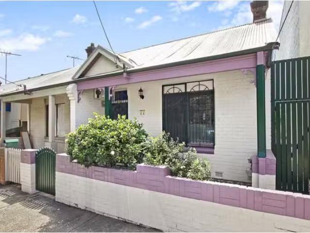 Nice 2 BR 77 Hutchinson St, ST PETERS House for rent Listed b.