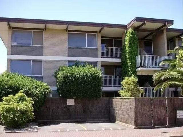 Deal! 2 BR 8/27 High Street, Glenelg, SA 5045