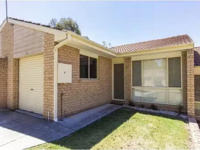 Just in! 2 BR 8/48 Florence Taylor Street, Greenway Apartment.