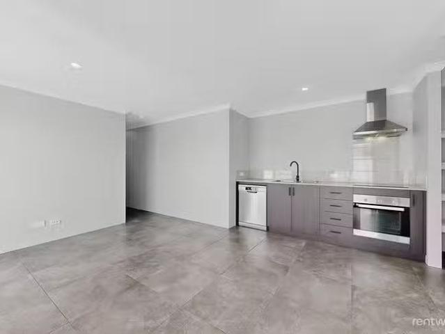 Just in! 2 BR 85A Palmerston Loop, Hilbert, WA 6112