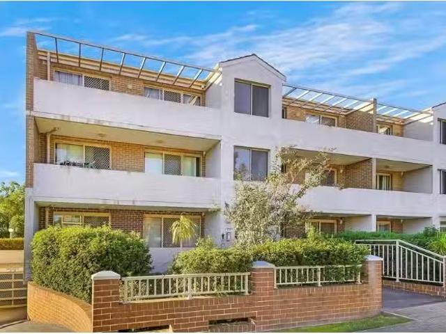 Cozy 2 BR 8/85 87 Mountford Avenue, GUILDFORD Apartment for re.