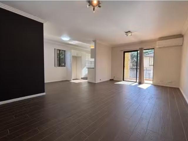 Unique 2 BR 8/93 95 Clyde Street, Guildford Apartment for rent.