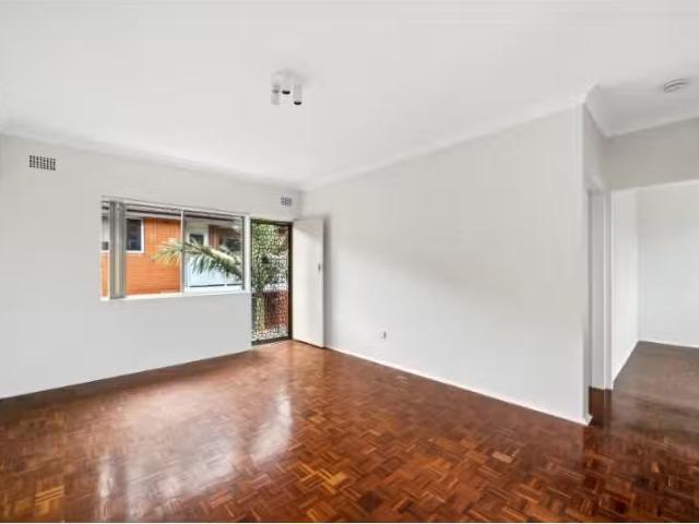 Cozy 2 BR 9/29 Myra Road, Dulwich Hill Apartment for rent Lis.
