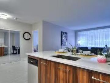 Just in! 2 BR 94 2070 Boul. De Maisonneuve O. Montréal Ville.