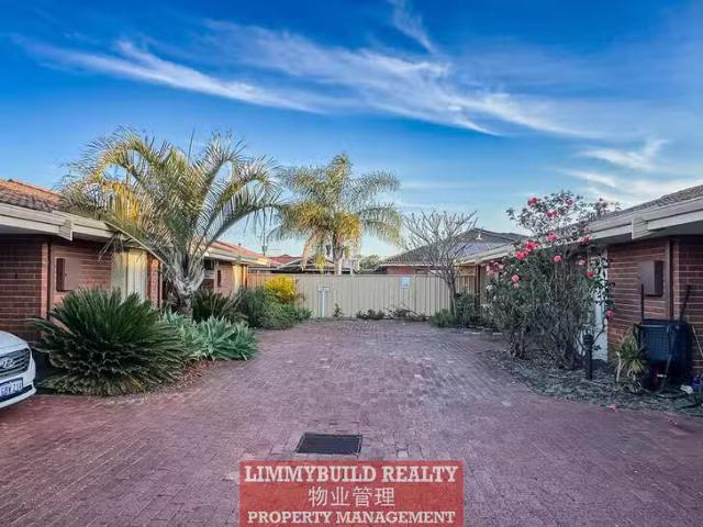 Charming 2 BR 9 Dewey Street, Shelley, WA 6148