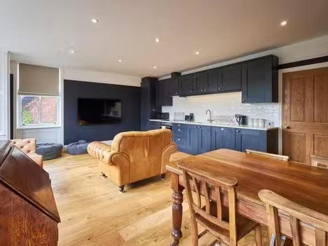 Cozy 2 BR Chubb Hill Road