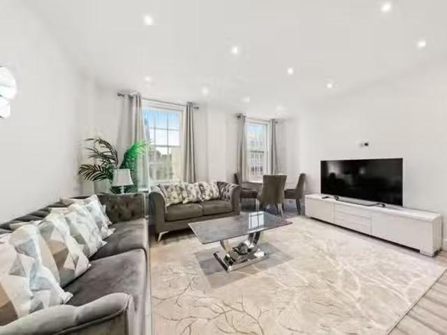 Deal! 2 BR Edgware Road