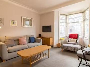 Cheap 2 BR Eskdale Terrace