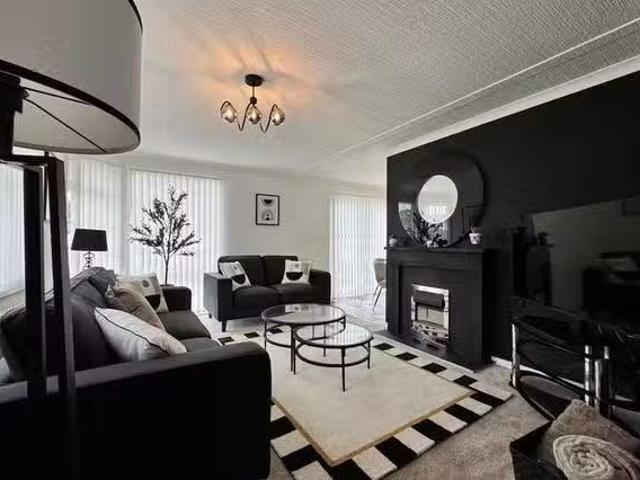 Nice 2 BR FX54+92 Eccles