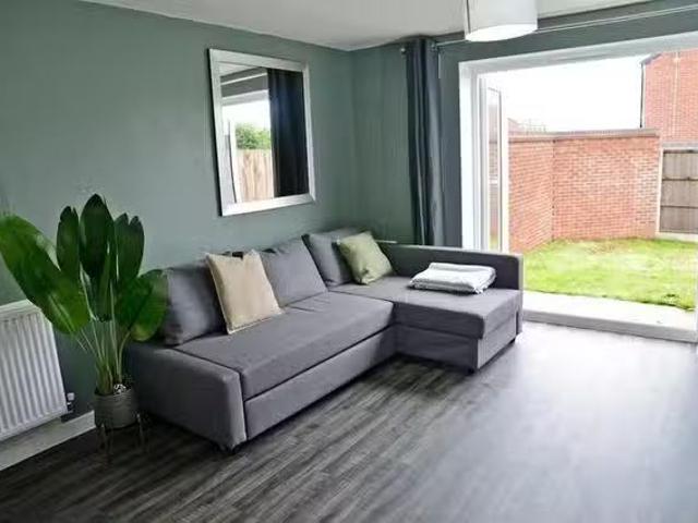 Cheap 2 BR The Wood