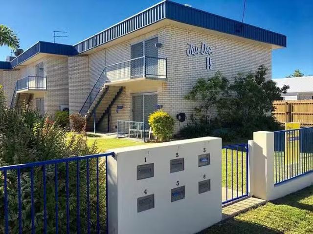 Cheap 2 BR UNIT 4/85 West Street, Allenstown, QLD 4700