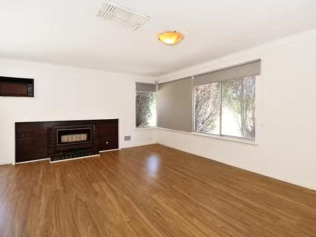 Cheap 2 Gellibrand Road, Orelia, WA 6167