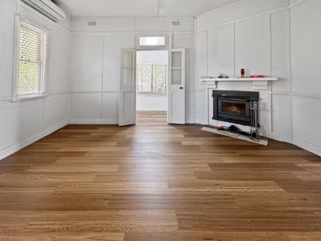 Unique 2 Knight Street, fishabarabran House for rent Listed b.