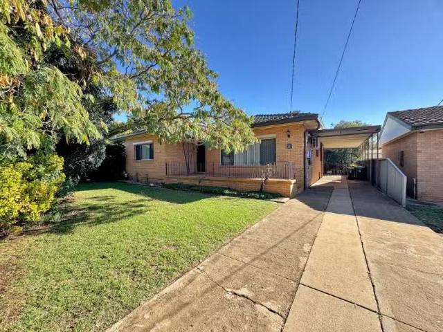 For Rent! 2 Laughton Street, DUBBO House for rent Listed by C.