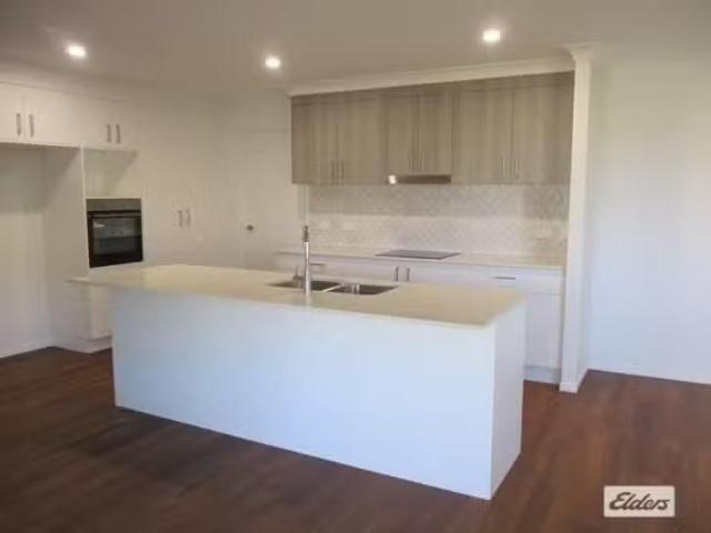 Rental! 2 Lucinda Way, Eli Waters, QLD 4655
