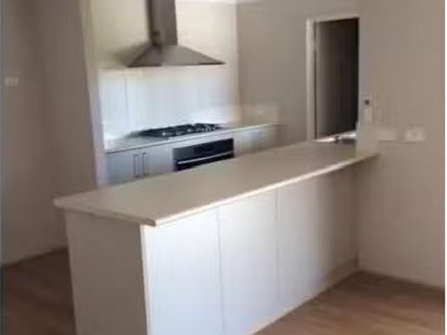Deal! 2 Nepean Turn, MILLBRIDGE, WA 6232 House for Rent