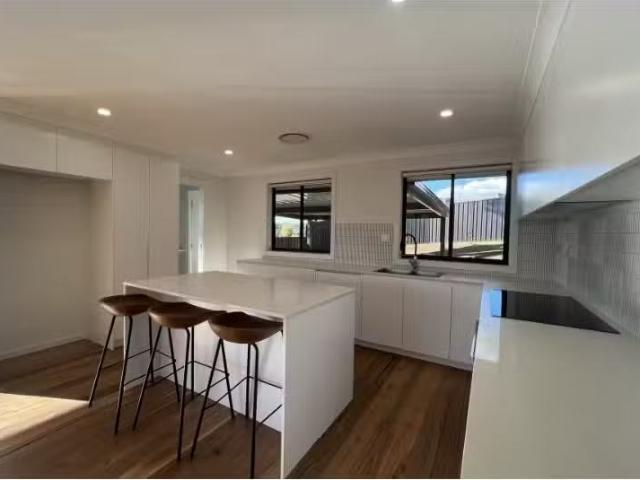 Deal! 2 Silverdale Road, Wallacia House for rent Listed by Wa.