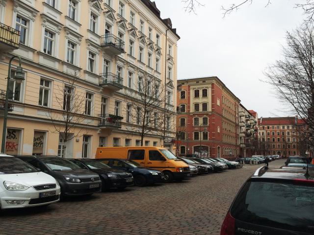 Cozy 2 Room apartment in a prime neighborhood location