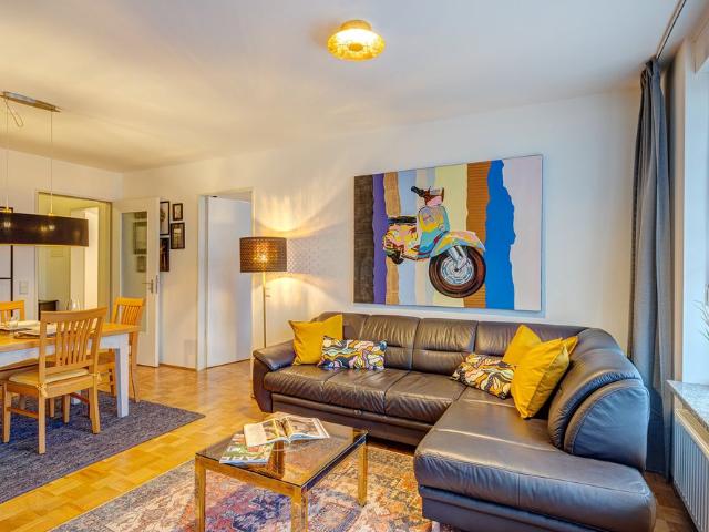 Cozy 2 room apartment with good traffic connections