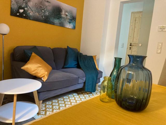 Cozy 2 room flat, well connected, in Frankfurt's green suburbs, Friedrichsdorf Amsterdam Apartments for Rent
