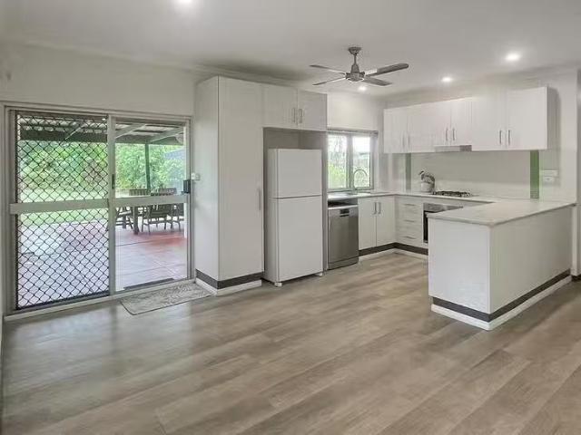 Unique /2 Wallum Close, Holloways Beach, QLD 4878