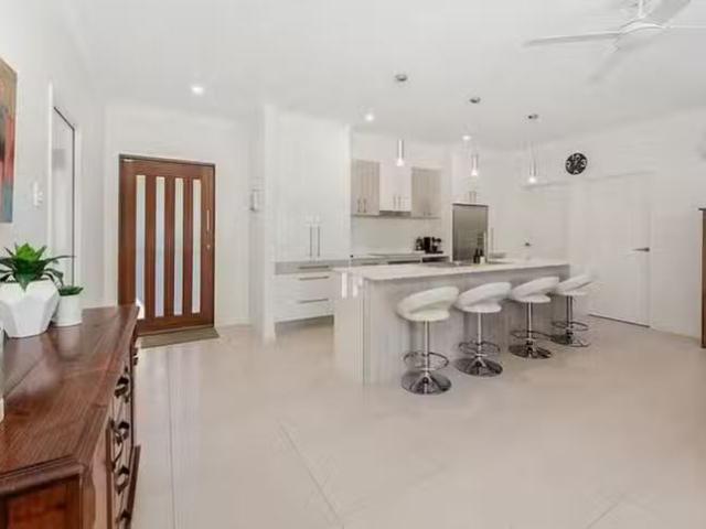 Charming 2 Terrania Court, Tallebudgera, QLD 4228