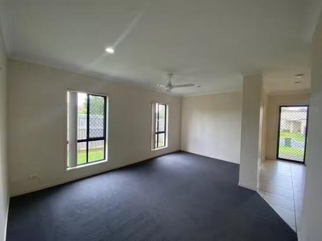 Just in! 2 Varuna Court, Rothwell, QLD 4022